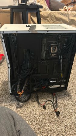 I5 11400f 16gb Of Ram With Fans And Damaged Case