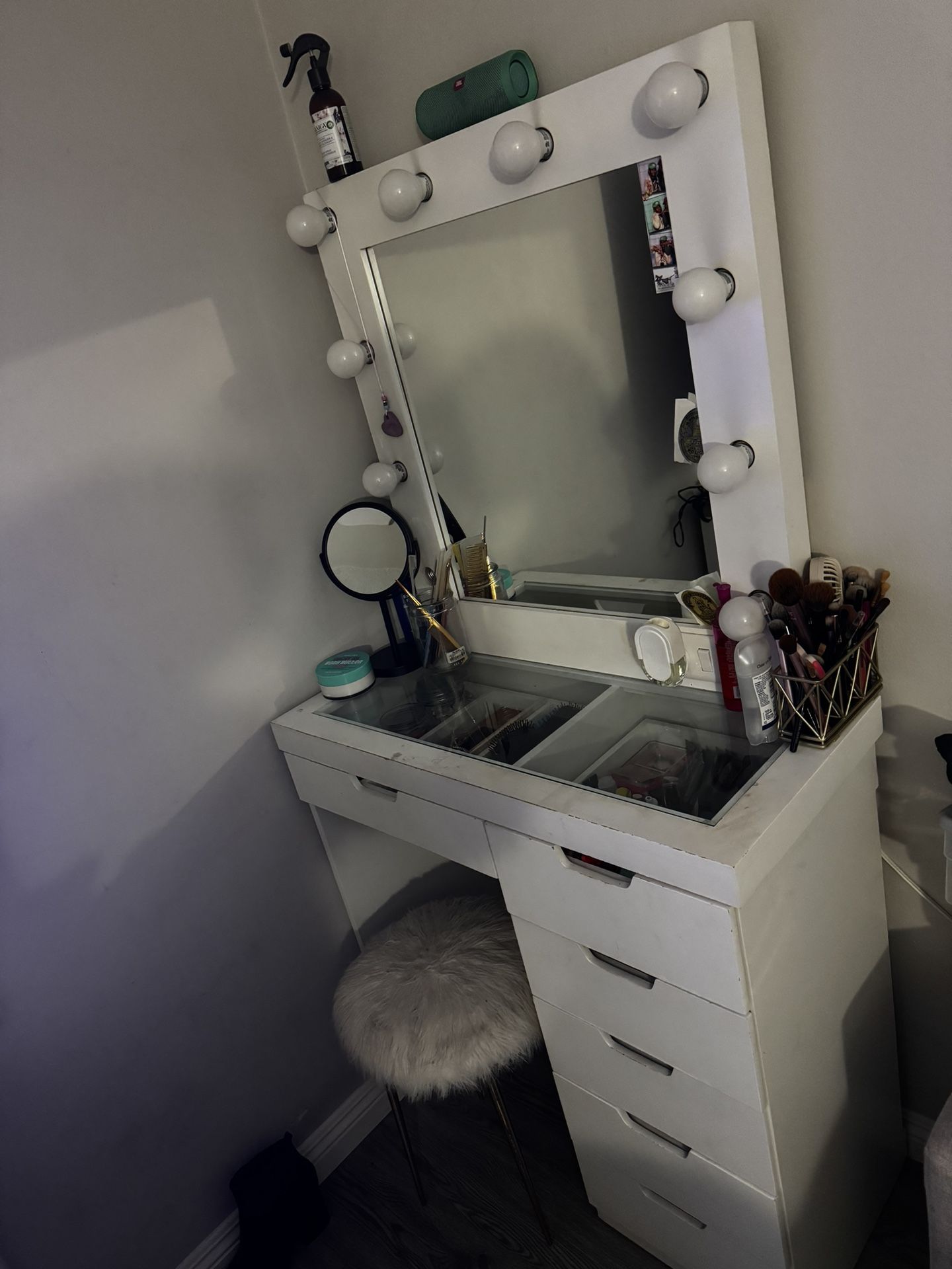Vanity (make Up Table)