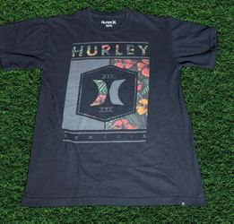 Hurley black t-shirt with a bold front graphic design #Hurley #GraphicTee