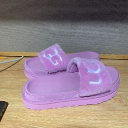 Pink Ugg Slippers 