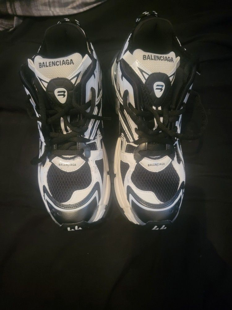 Balenciaga 10