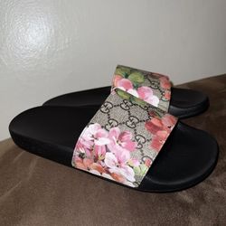 Womens Gucci Flip Flops Size 7 