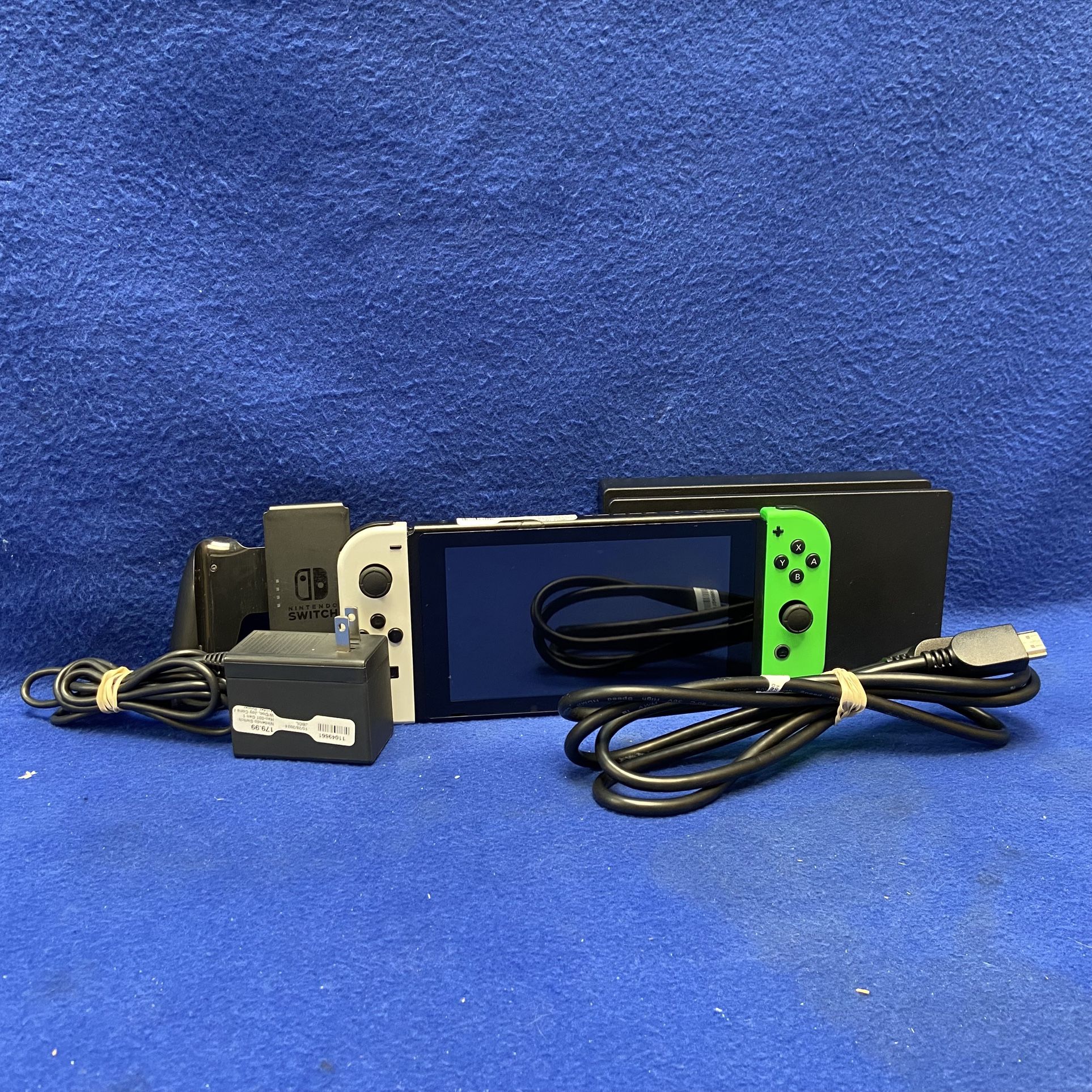 Nintendo Switch Hac-001 Gen 1 W/Dock, Joycon Controller And Cables 11049661