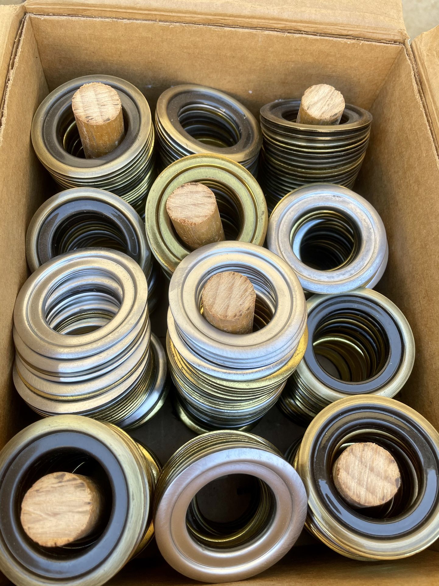 (1) New SCHLAGE 38-031 Adaptive Rings / Goof Rings -You choose color-