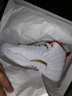 JORDAN 12s