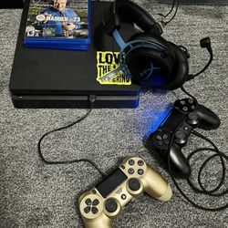 Tv And PS4 W/2 Controllers And A Headset. Nba2k24 And Madden 23
