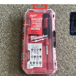 Milwaukee 48-22-2935 39-in-1 Precision Multi-Bit Screwdriver Set
