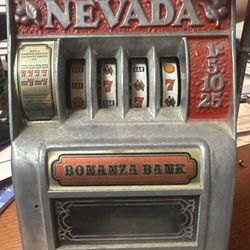 Old bar 7 Slot Machine