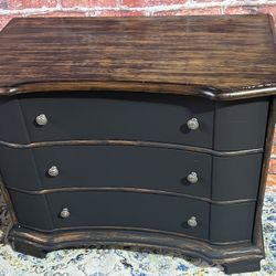 Beautiful Matt Black 3 Drawer Dresser/ Buffet/ Console/ TV Table