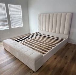 š„Beige/Cream King & Queen Storage Bed Frame W/ Tall Upholstered Headboard & Charging Ports - Mattress | Pickup/Delivery š