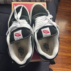 Vans Knu School