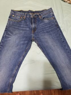 Levis jeans 33x34 in great condition