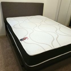 NEW QUEEN SIZE - MATTRESS AND BOX SPRING--2PCS