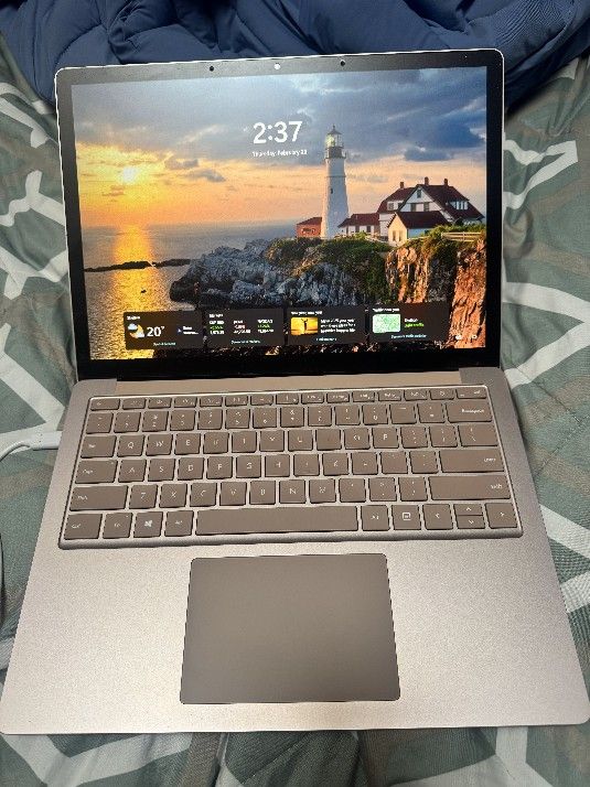 Microsoft Surface Laptop
