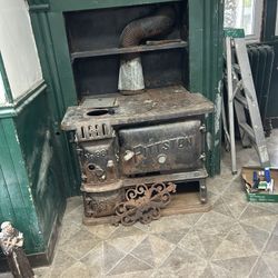 Pittston Stove Very Old