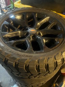 22” WHEELS 6 LUGS FOR CHEVY GMC OR CADILLAC