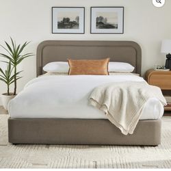 Juliette King platform Bed 