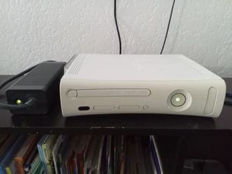 Xbox 360 Remote Av Cable And Power Supply 