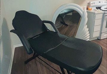 Tattoo chair or massage chair