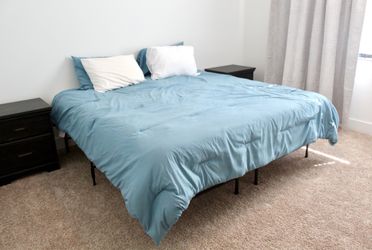 King Size Memory Foam Mattress and Bedframe! MUST SELL!