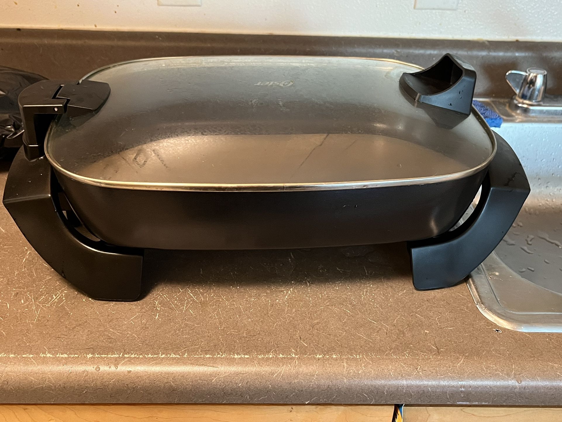 Oster DiamondForce 12-in x 16-in Nonstick Electric Skillet with Hinged Lid, Black