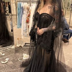 Formal Dress - Black Strapless Trumpet Skirt 