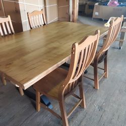 Table W/ Chairs 