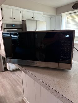 Panasonic“Genius” Inverter Microwave Oven -  Nice and clean- works great!