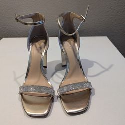 NEW Gold Jewel Badgley Mischka sparkly heels