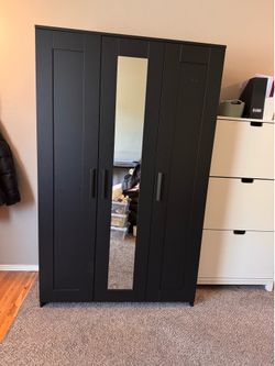 Wardrobe with 3 doors black