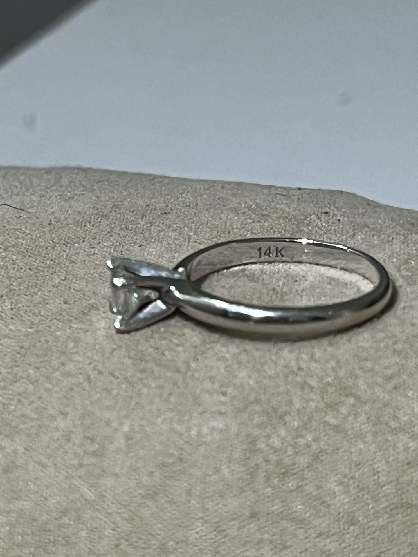 Engagement Diamond Ring 7.5