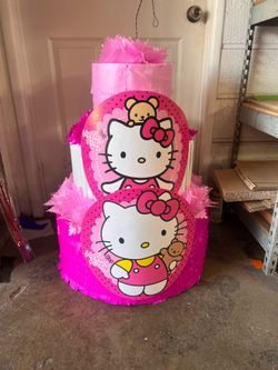 Hello Kitty Tower Pinata