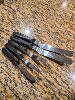 Set of 5 Wilton Cake Icing Spatulas