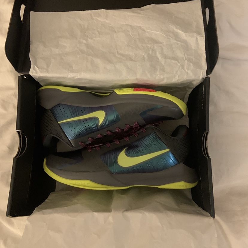 Kobe 5 protro 2k exclusive “chaos alternate” price negotiable