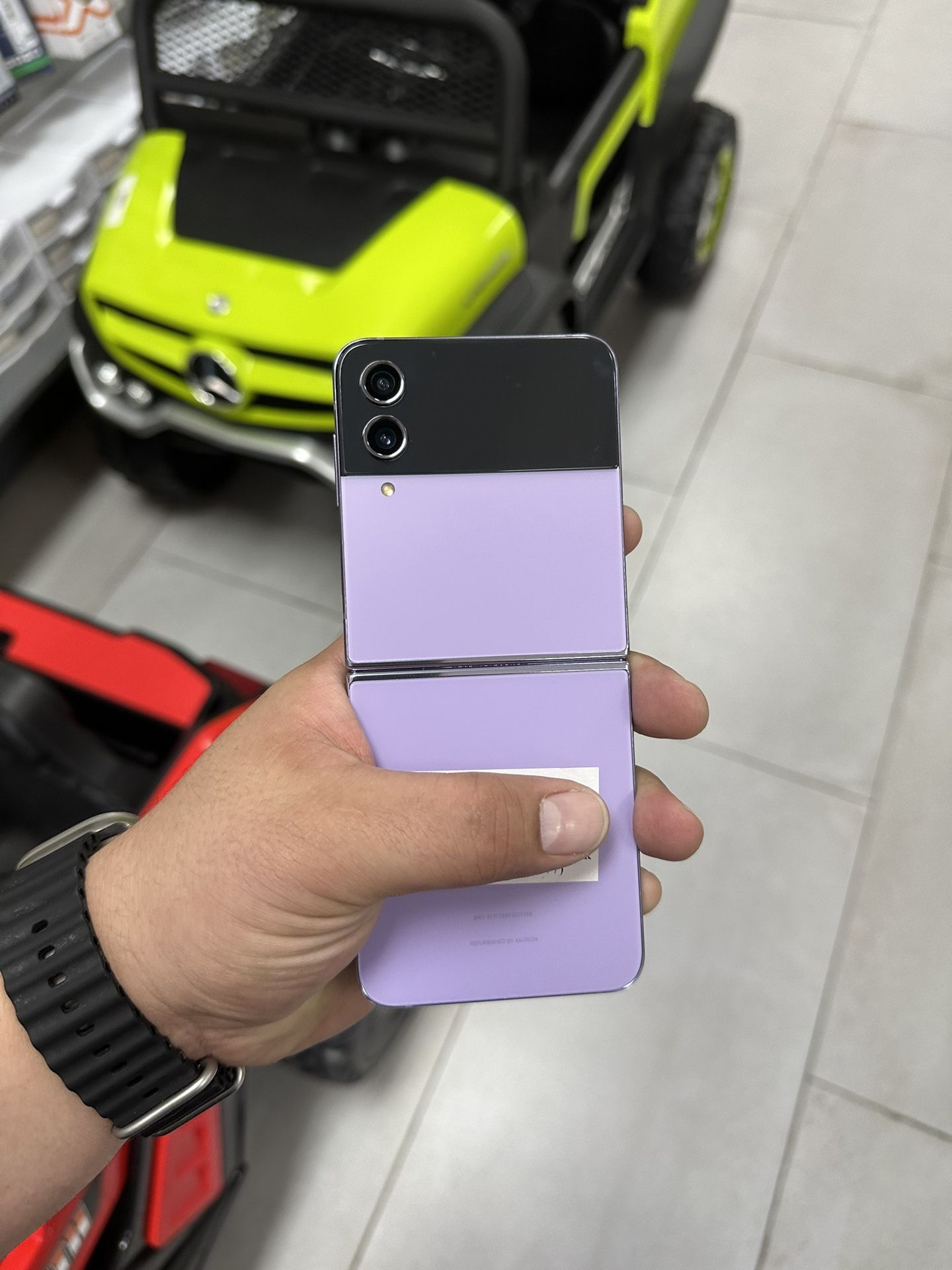 Galaxy Z Flip4 5G Unlocked 128GB! Finance For $50 Down Payment!!