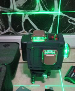 Nivel Láser level 3D 12 Line Level Auto Self-Leveling 360° Rotary Cross Measurement new.  nuevo láser para construcción tile o carpinteria o mas traba