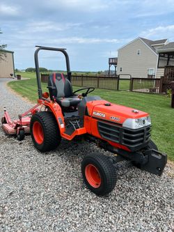 Kubota B7300 4x4 Tractor and amenities
