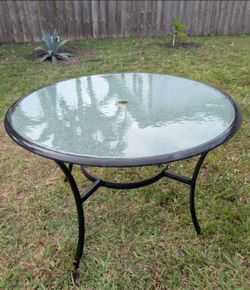 Glass backyard round tables