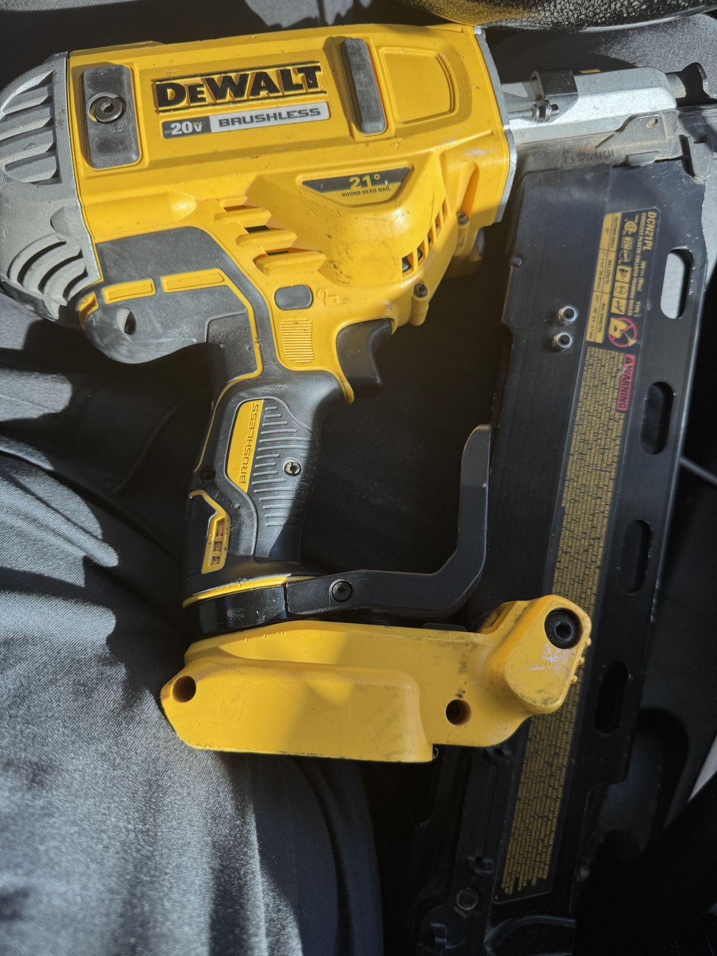 DeWalt 20V MAX Cordless 21 deg Framing Nailer Tool Only 20 V