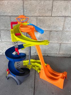 Hot Wheels Spiral Tower Race Track