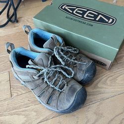 Women’s Keen Hiking Shoes Size 7.5
