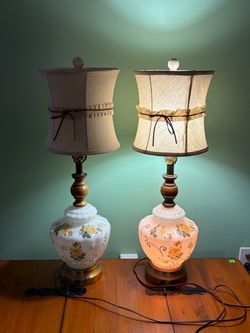 Pair of Vintage Floral Table Lamps – Lighted Glass Bases