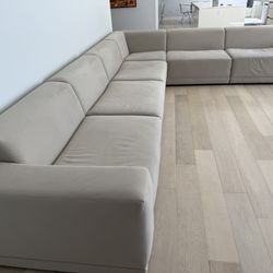Modern Light Beige Sectional Sofa – Clean & Comfortable