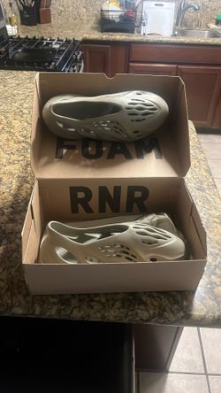 Yeezy Foam RNR Stone Salt (Adidas)