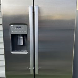 Stainless Steel GE Fridge – Never Used – Works Perfect