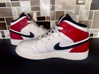 Nike Air Jordan 1 Mid White Chicago Sneakers Size 6.5 Y  554725-116 Shoes 2019
