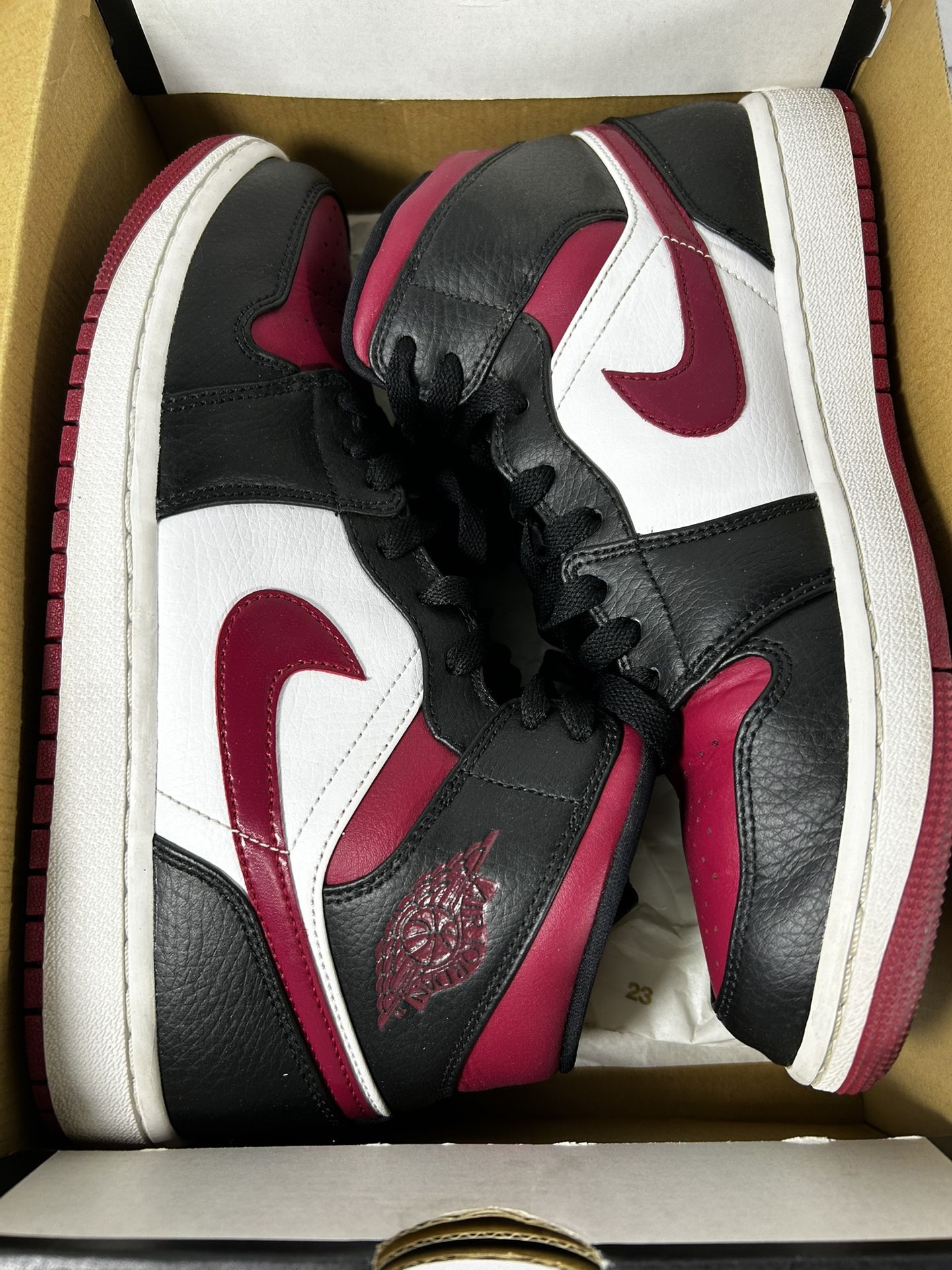 Jordan 1 Mid Nobel Red