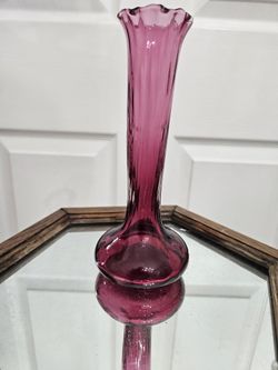 Beautiful Amethyst Studio Art Glass Swirled 7" Bud Vase