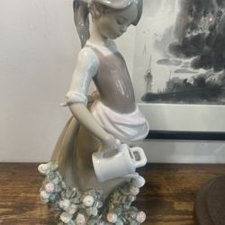 Lladro Collectible Figurine “Girl With Watering Can”