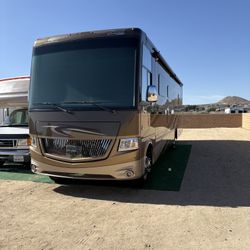 2015 Newmar Canyon Star 3612 Motorhome